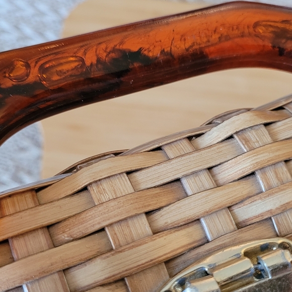 Vintage Rectangle Basket Purse With Lucite Handle Woven - Picture 6 of 8